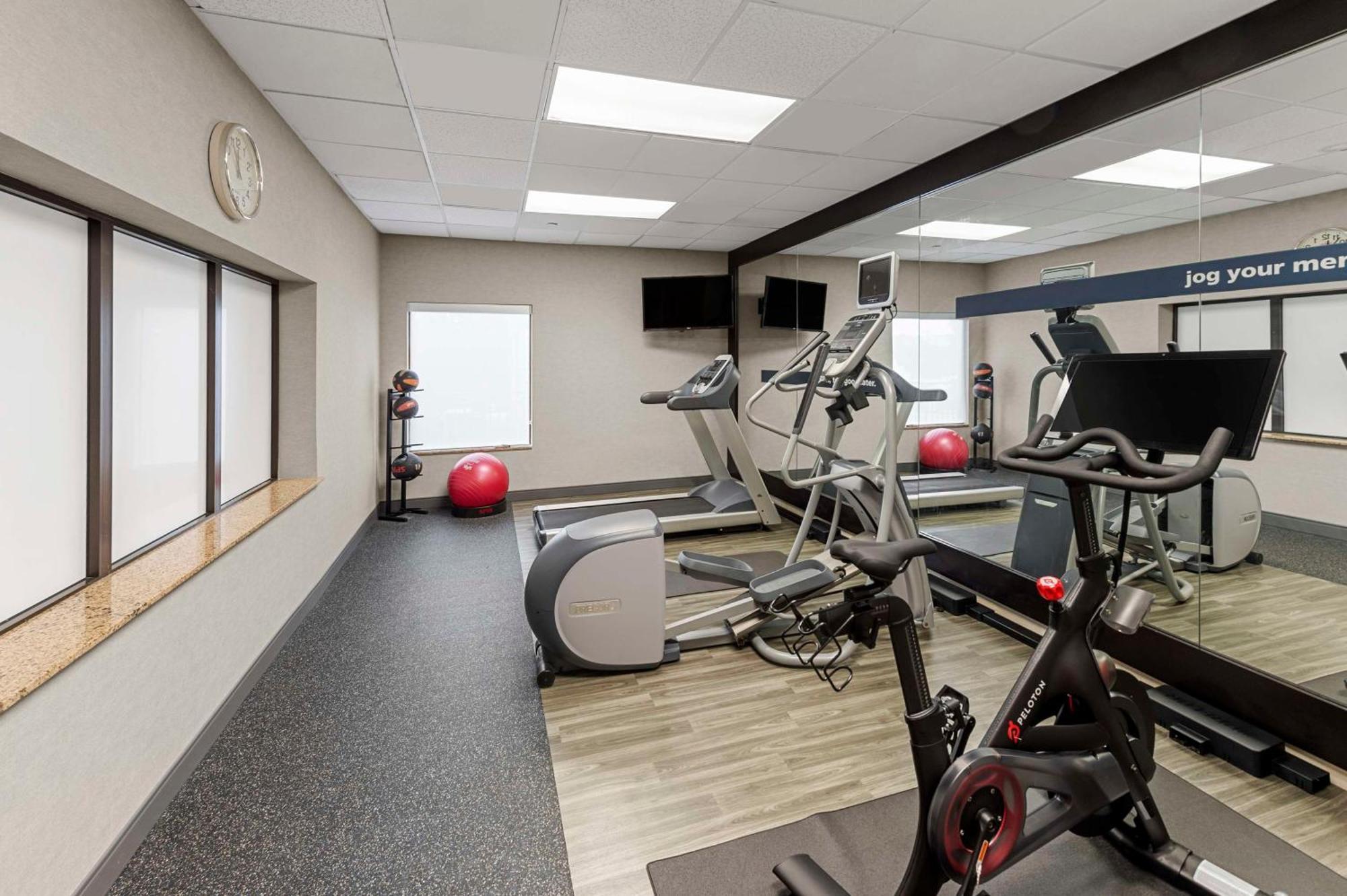 Hampton Inn Nanuet Buitenkant foto